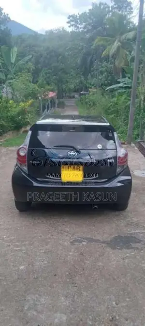 Toyota Aqua G Grade 2012 Car (Used)