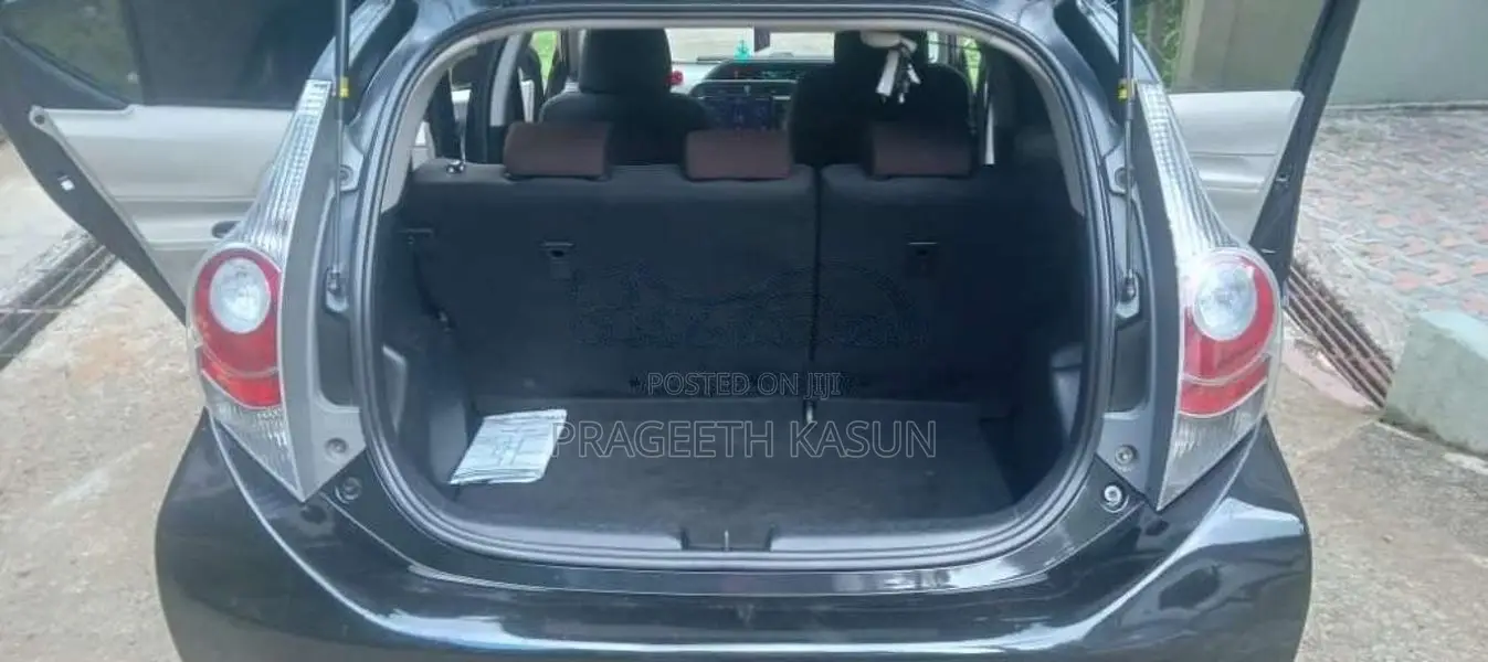 Toyota Aqua G Grade 2012 Car (Used)