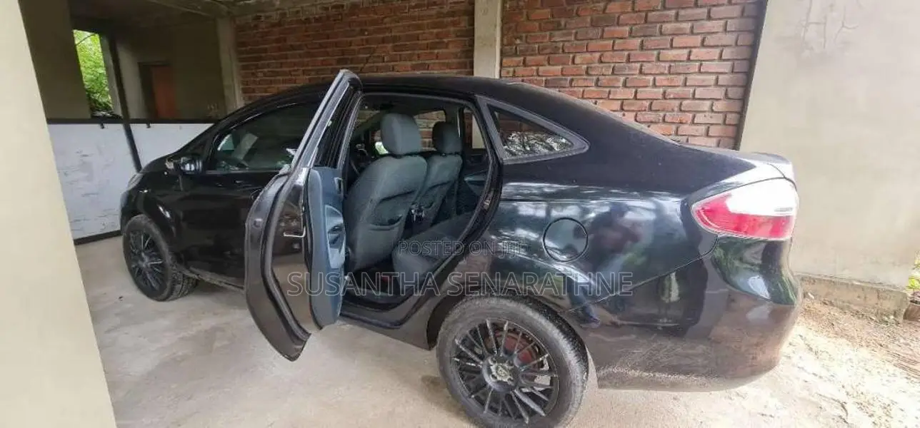 Ford Fiesta 2012 Car (Used)