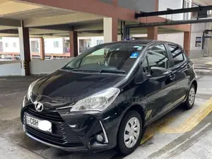 Toyota Vitz 2017 Car (Used)