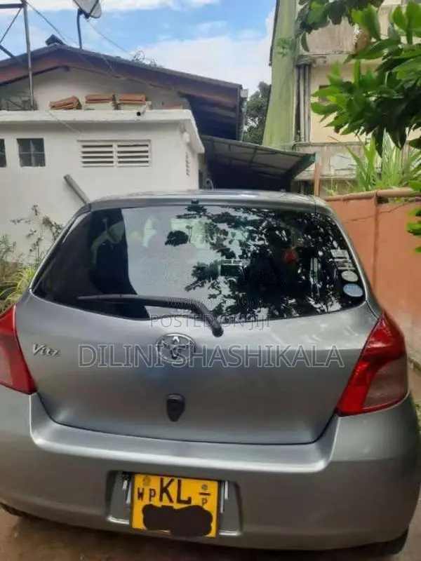 Toyota Vitz 2007 Car (Used)