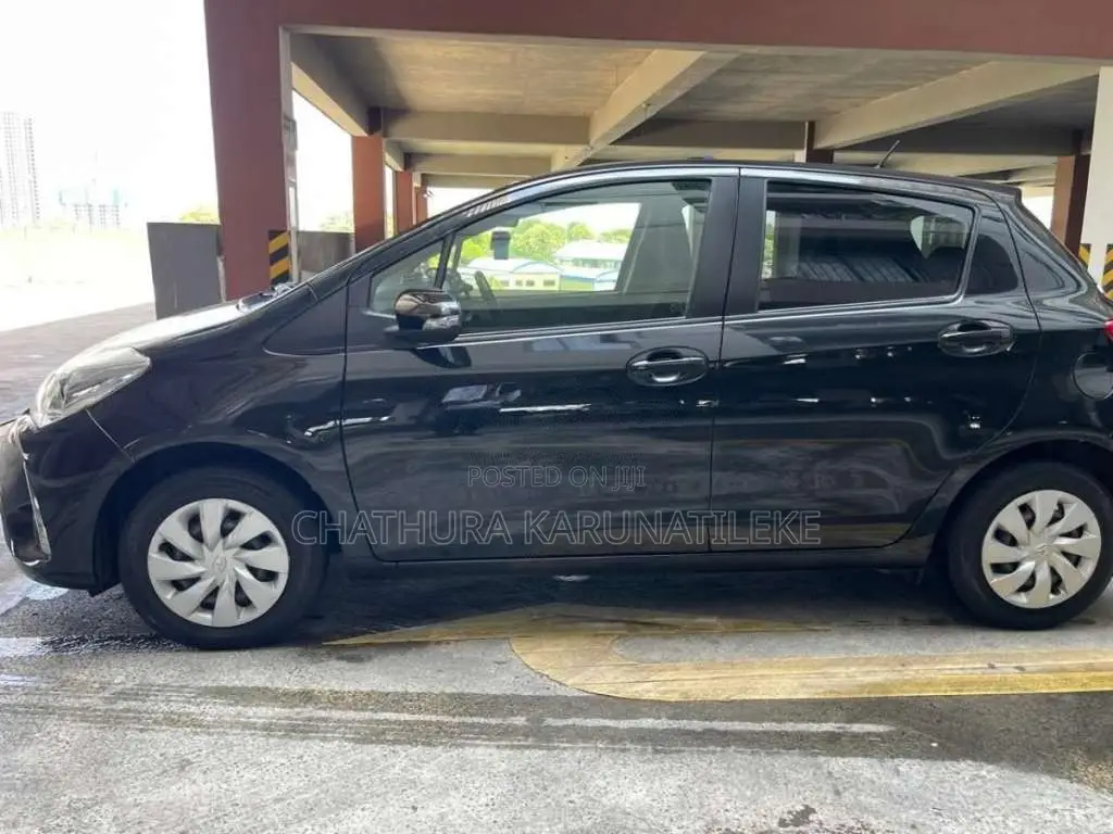 Toyota Vitz 2017 Car (Used)