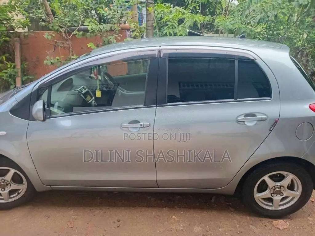 Toyota Vitz 2007 Car (Used)