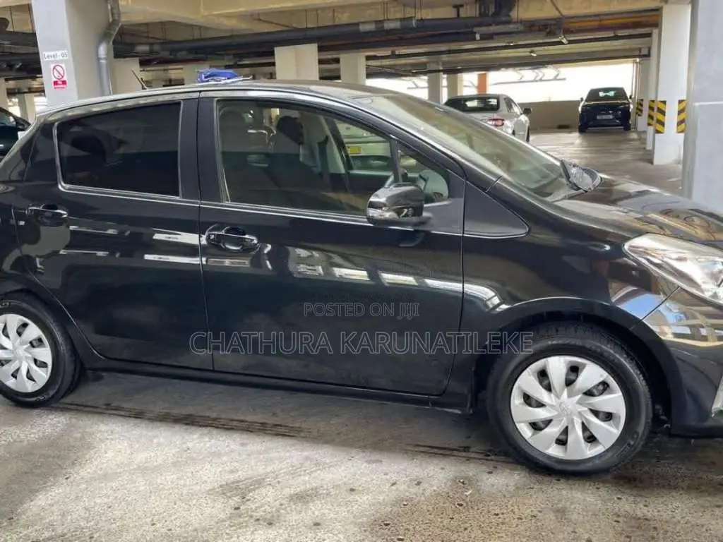 Toyota Vitz 2017 Car (Used)