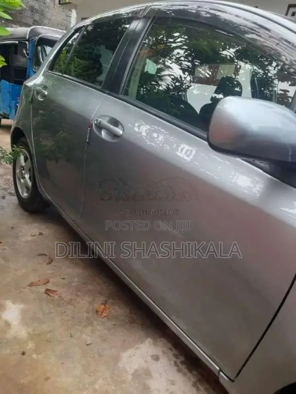 Toyota Vitz 2007 Car (Used)