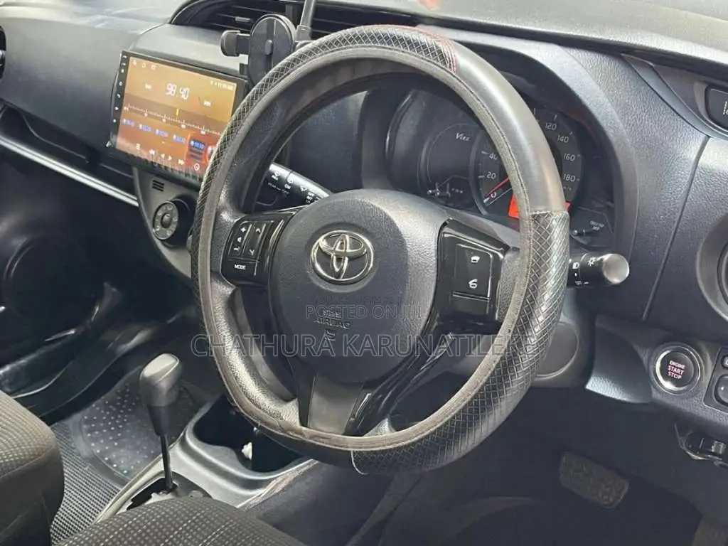 Toyota Vitz 2017 Car (Used)