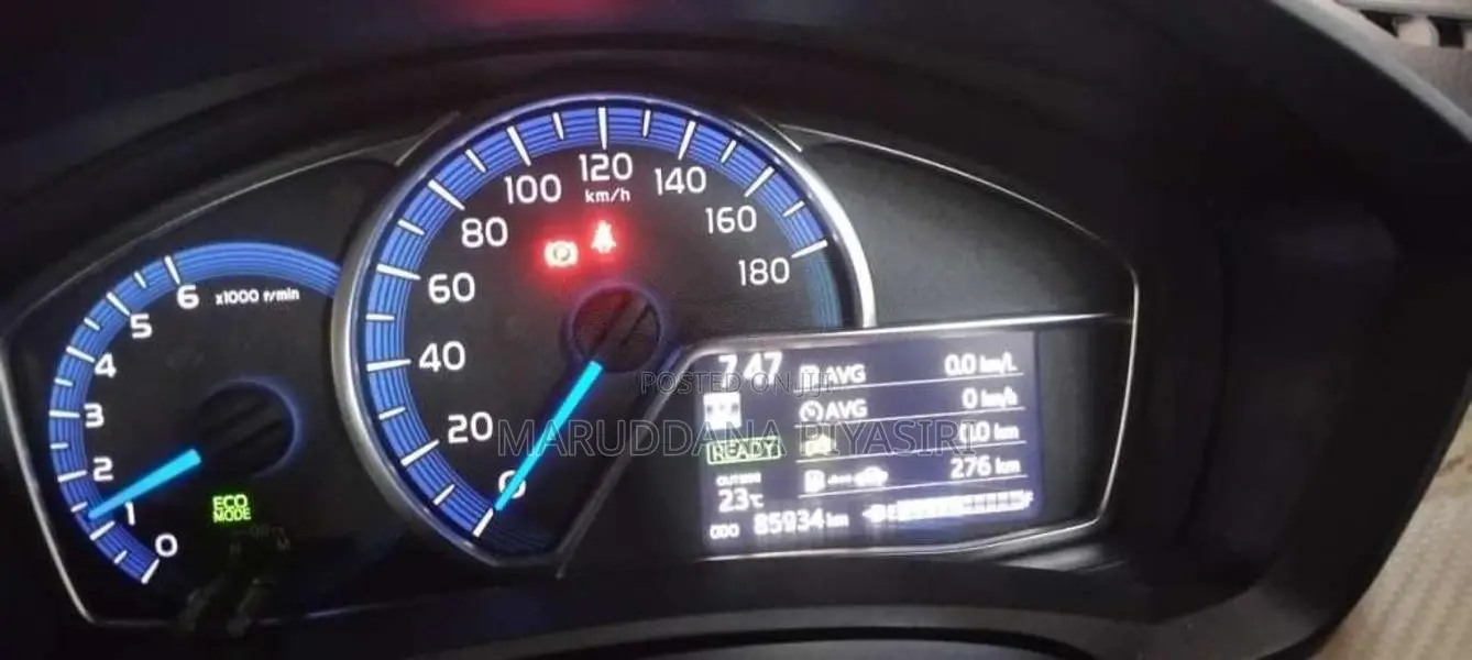 Toyota Axio 2014 Car (Used)