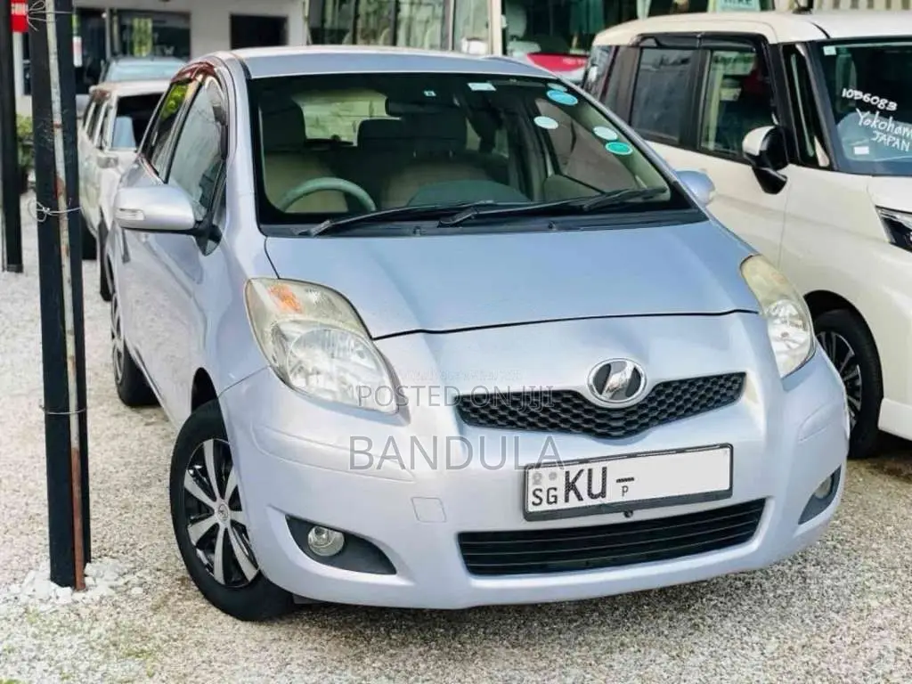 Toyota Vitz 2009 Car (Used)