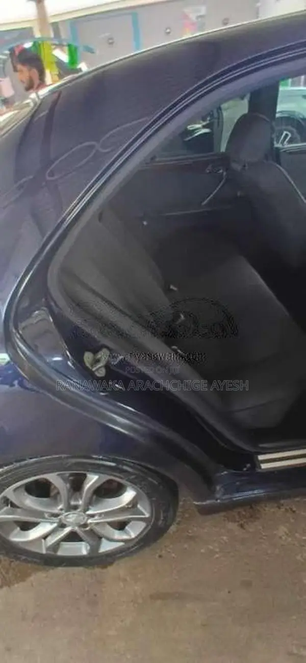 Mercedes-Benz E200 2001 Car (Used)