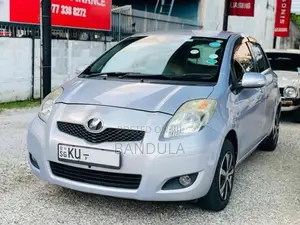 Toyota Vitz 2009 Car (Used)