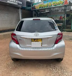 Toyota Vitz 2016 Car (Used)