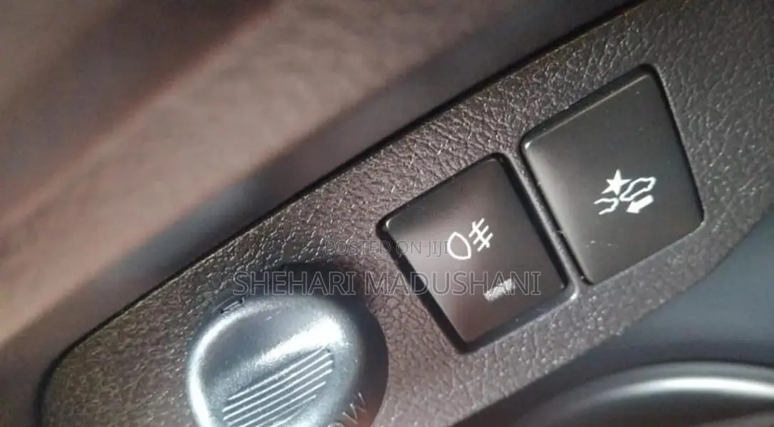 Toyota Vitz 2016 Car (Used)