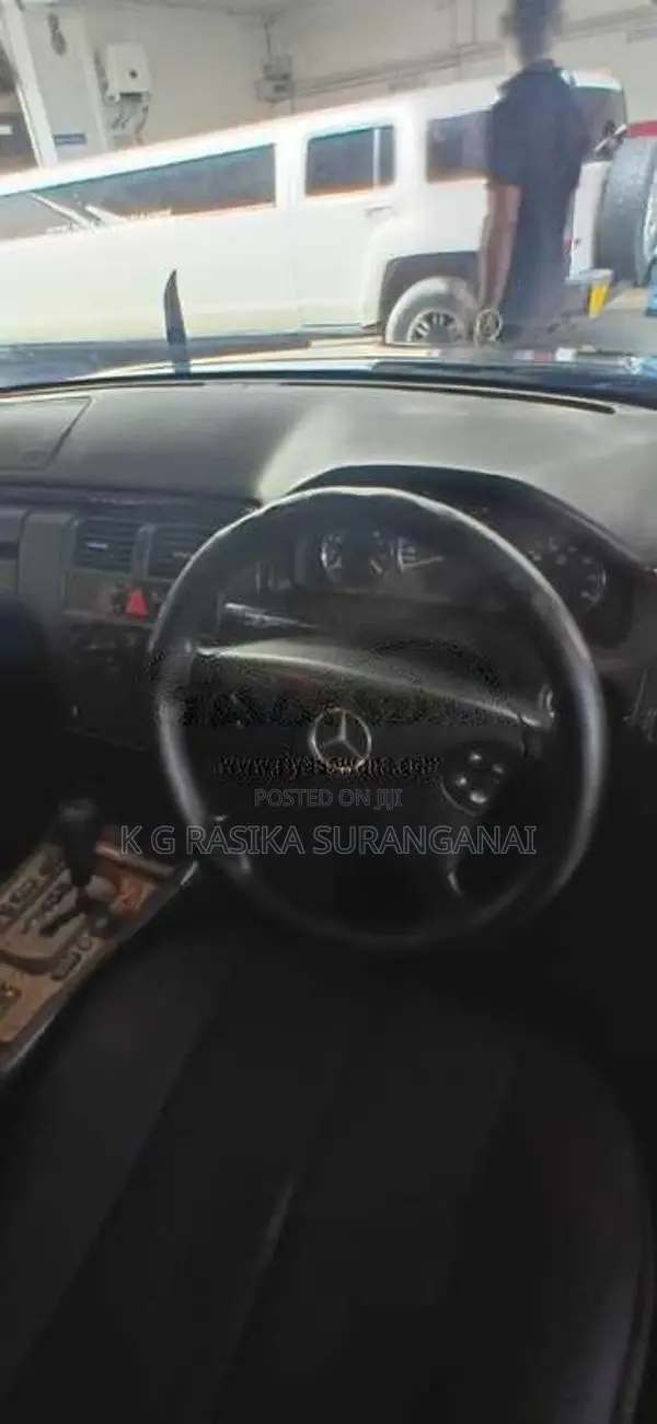 Mercedes-Benz E200 2001 Car (Used)