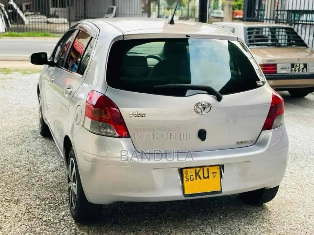 Toyota Vitz 2009 Car (Used)