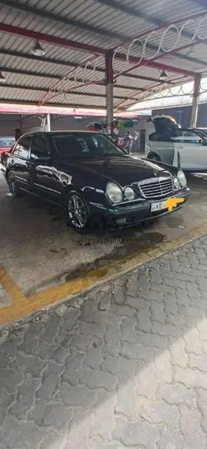 Mercedes-Benz E200 2001 Car (Used)