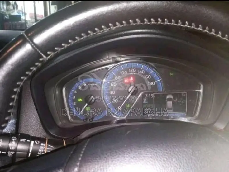 Toyota Axio 2016 Car (Used)