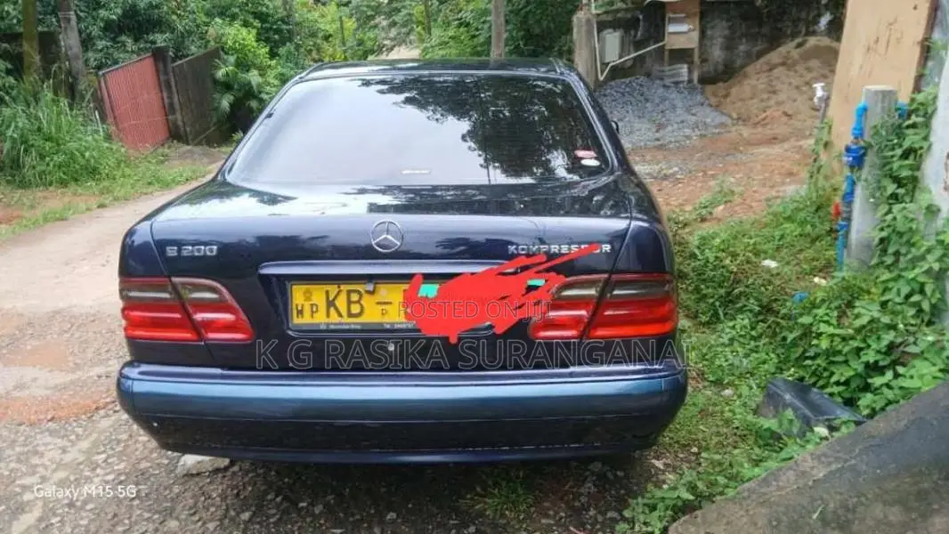 Mercedes-Benz E200 2001 Car (Used)
