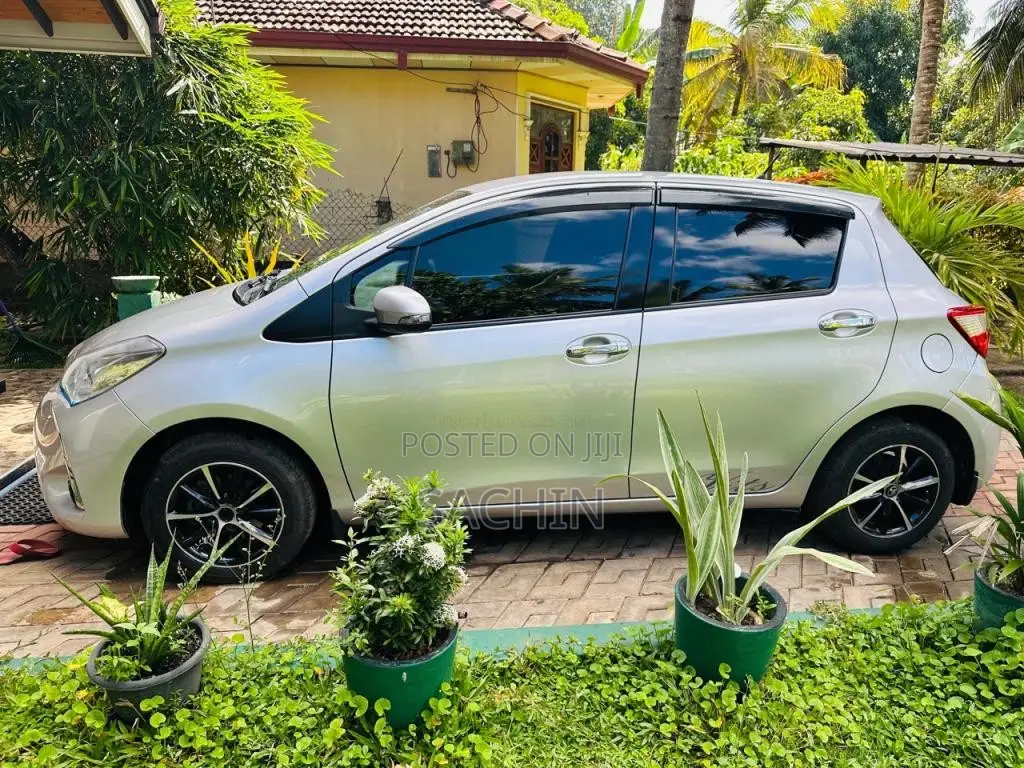 Toyota Vitz 2018 Car (Used)