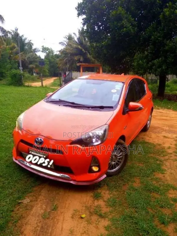 Toyota Aqua S Limited 2012 Car (Used)