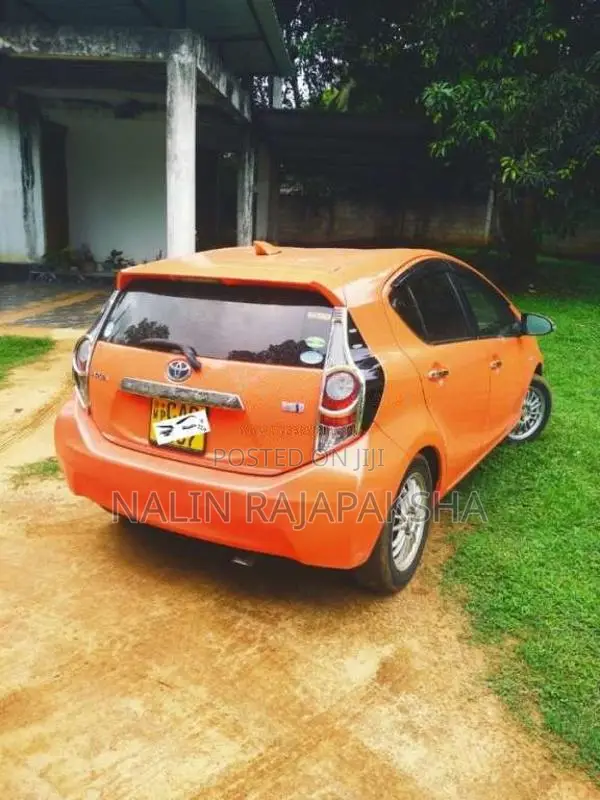 Toyota Aqua S Limited 2012 Car (Used)