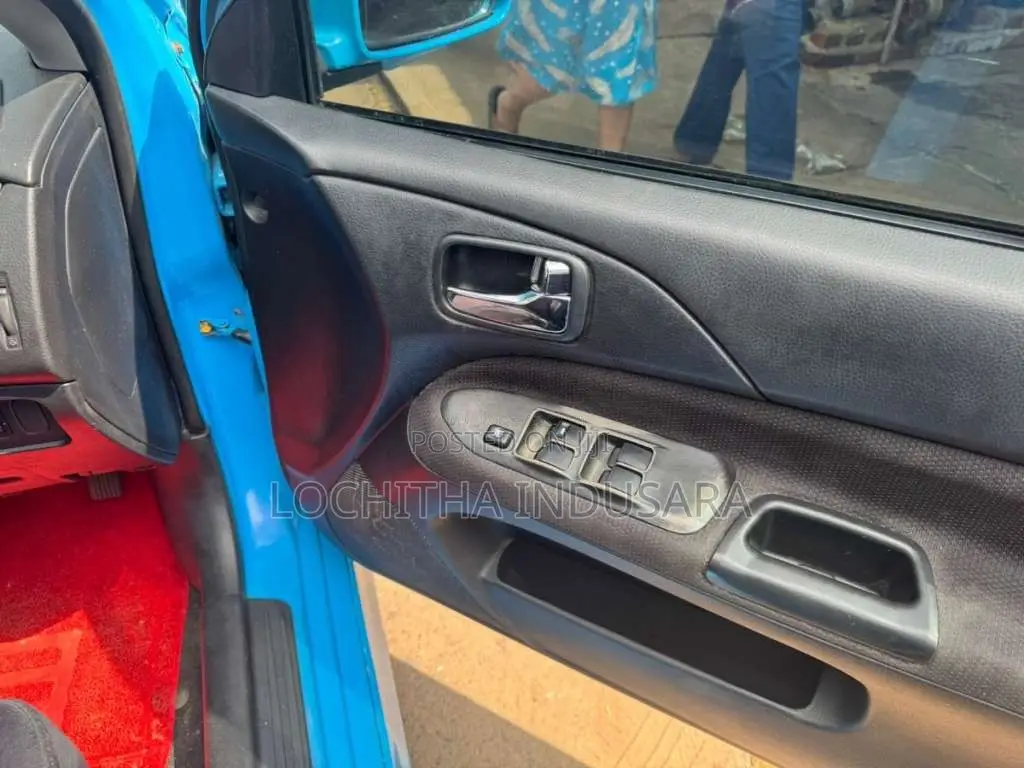 Mitsubishi Lancer 2001 Car (Used)