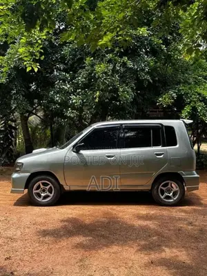 Nissan Cube 2000 Car (Used)
