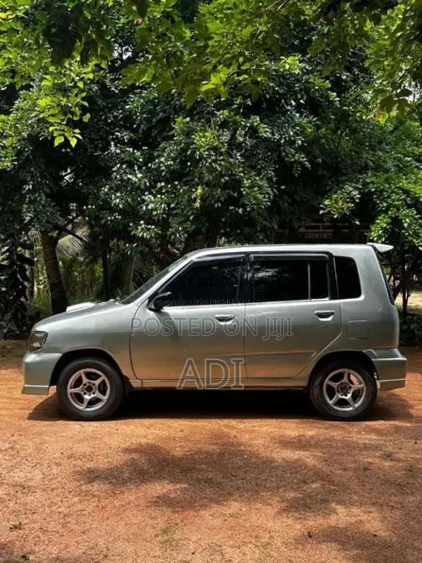 Nissan Cube 2000 Car (Used)