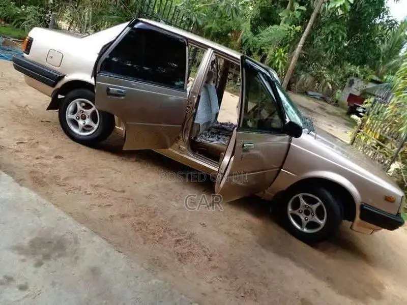 Nissan SUNNY B11-5 GEAR 1984 Car (Used)