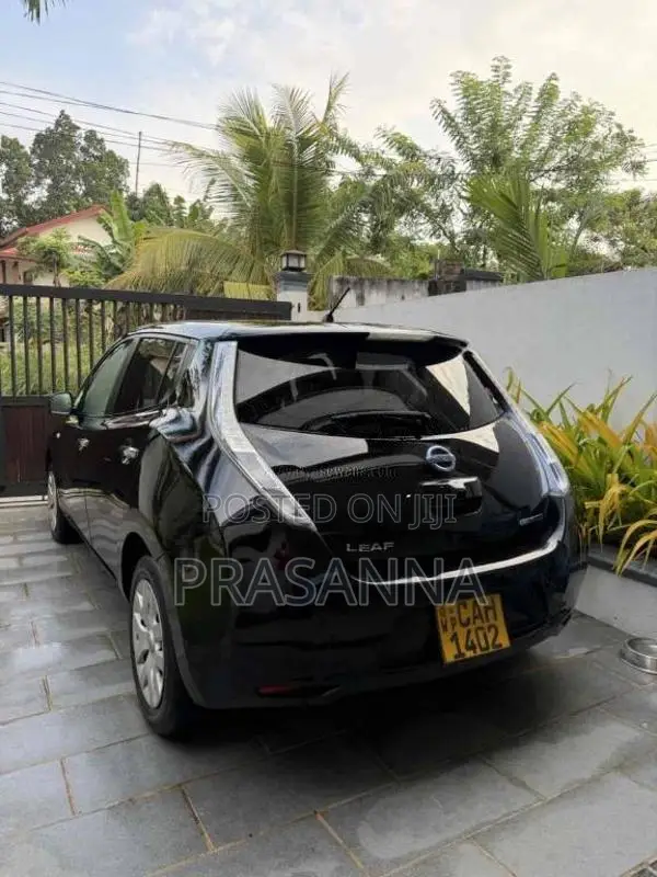 Nissan Leaf Azeo 8 Bar 90120km 2012 Car (Used)