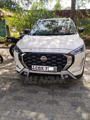 Nissan Magnite 1.0 Petrol FWD 2025 White