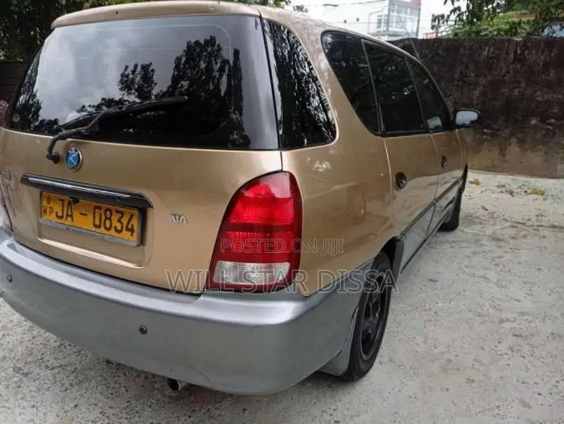 Kia Carens 2001 Car (Used)