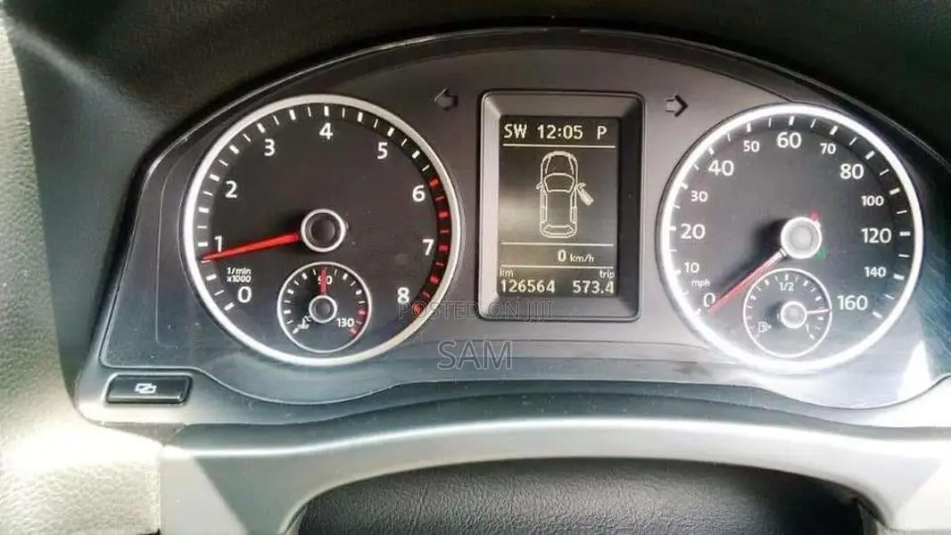 Volkswagen Tiguan 2011 Car (Used)