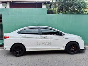 Honda Grace EX 2017 Car (Used)