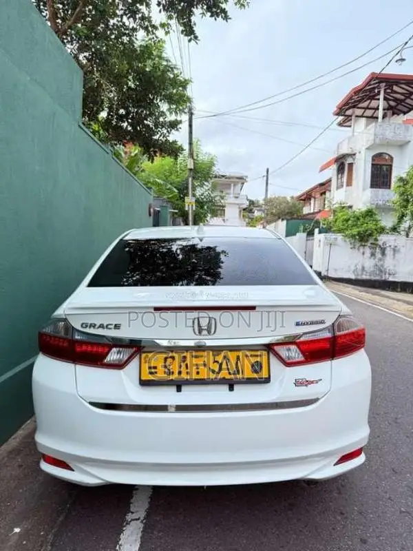 Honda Grace EX 2017 Car (Used)