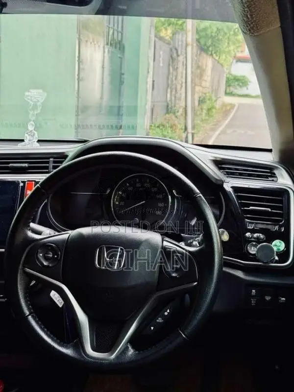 Honda Grace EX 2017 Car (Used)