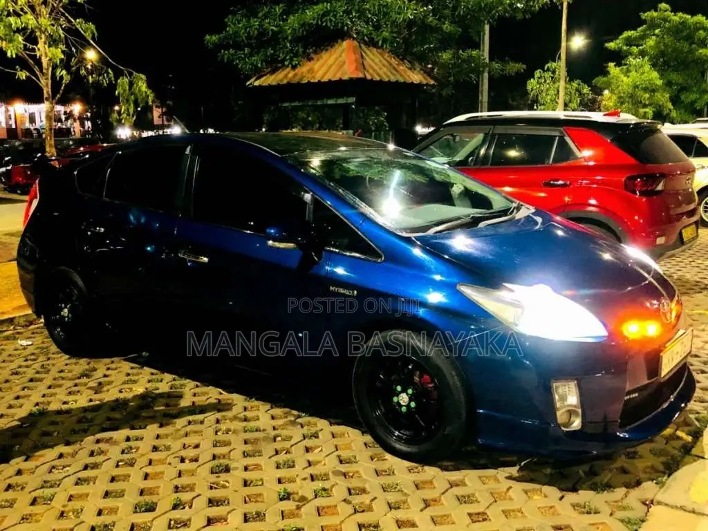 Toyota Prius 2011 Car (Used)