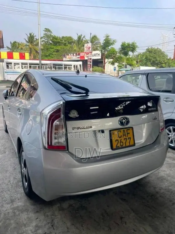 Toyota Prius 2013 Car (Used)