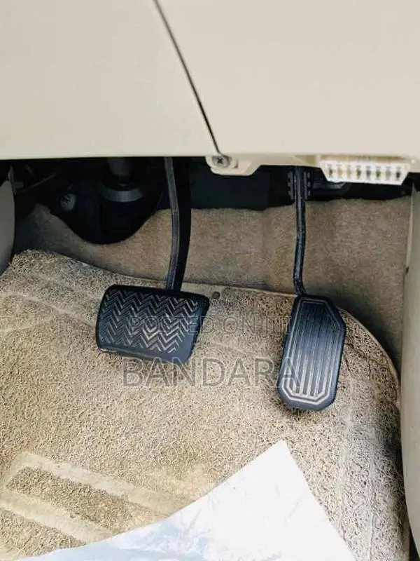 Toyota Premio 2011 Car (Used)