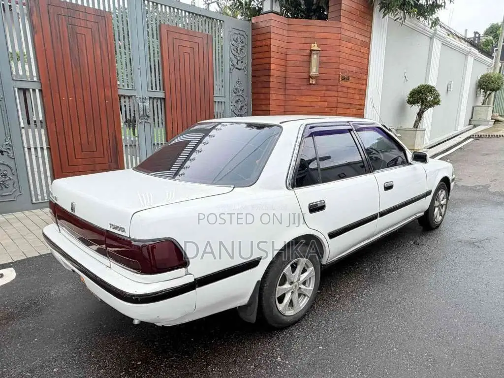 Toyota Corona 1994 Car (Used)