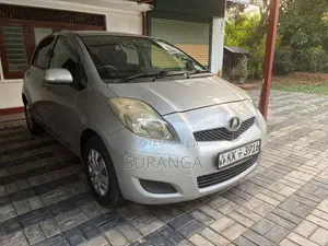 Toyota Vitz 2007 Car (Used)