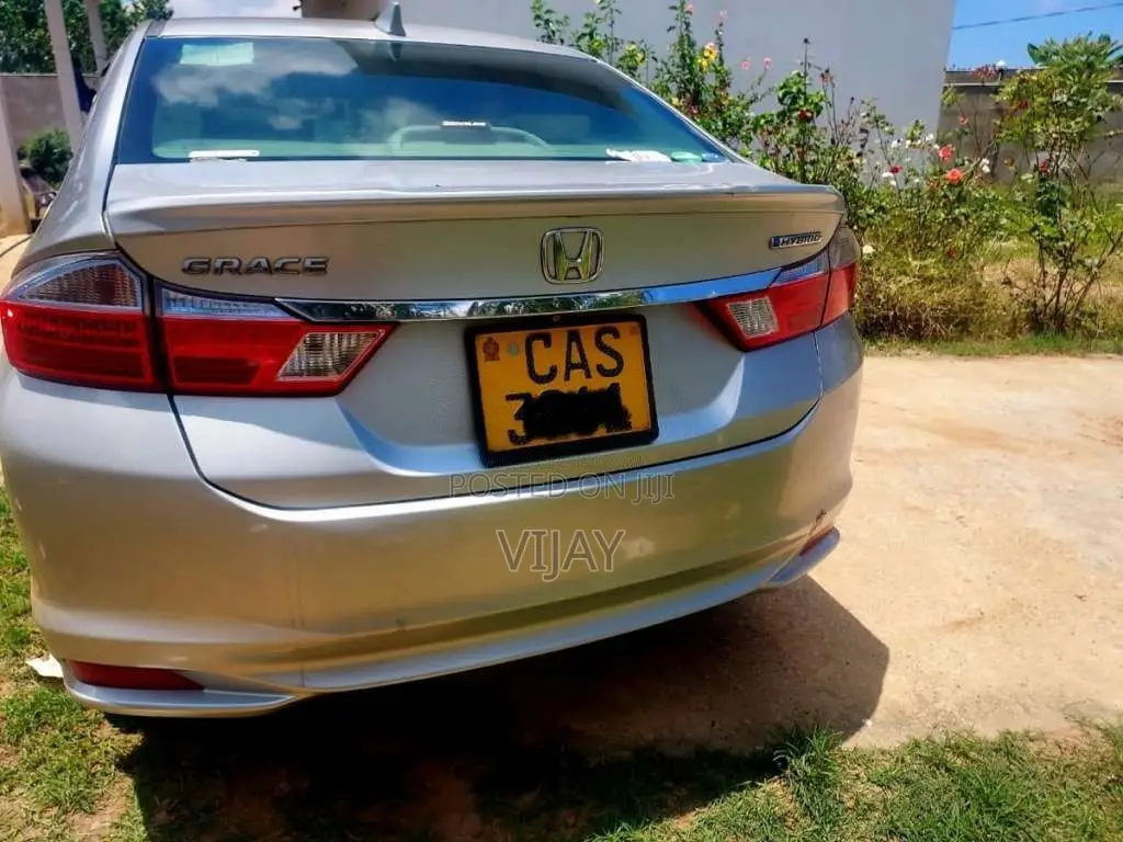 Honda Grace 2016 Car (Used)