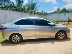 Honda Grace 2016 Car (Used)