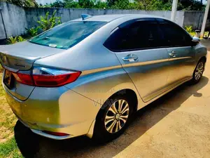 Honda Grace 2016 Car (Used)
