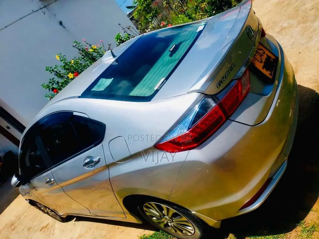 Honda Grace 2016 Car (Used)