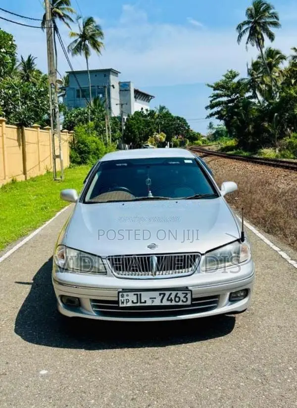 Nissan N16 2004 Car (Used)