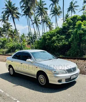 Nissan N16 2004 Car (Used)