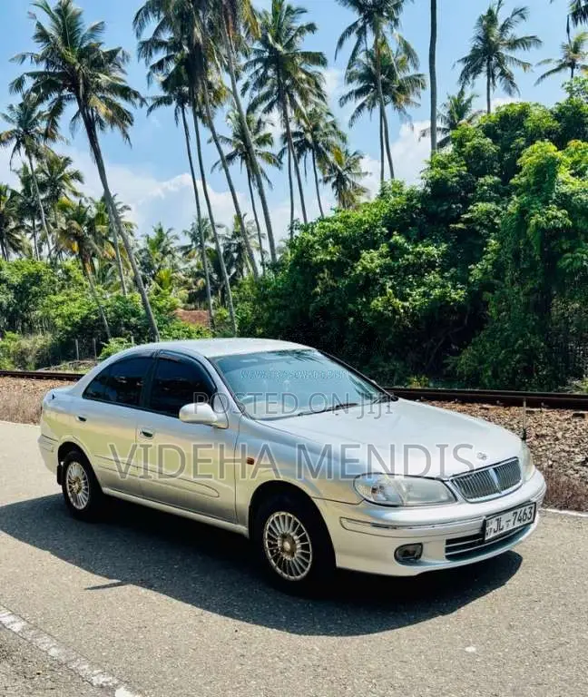 Nissan N16 2004 Car (Used)