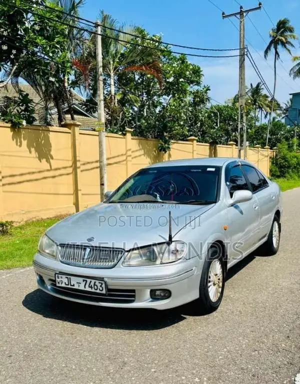 Nissan N16 2004 Car (Used)
