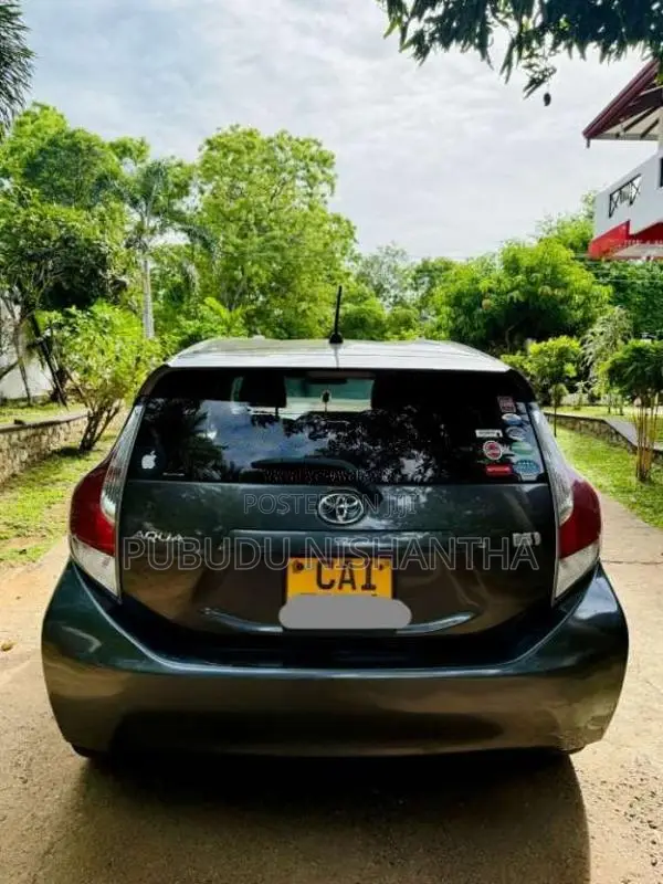 Toyota Aqua 2014 Car (Used)