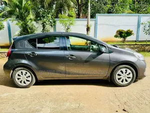 Toyota Aqua 2014 Car (Used)